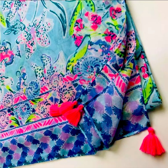 RARE LILLY PULITZER RESORT
SCARF WRAP LILLIAN
OVERSIZED BLANKET
ENGINEERED WRAP - Picture 4 of 5